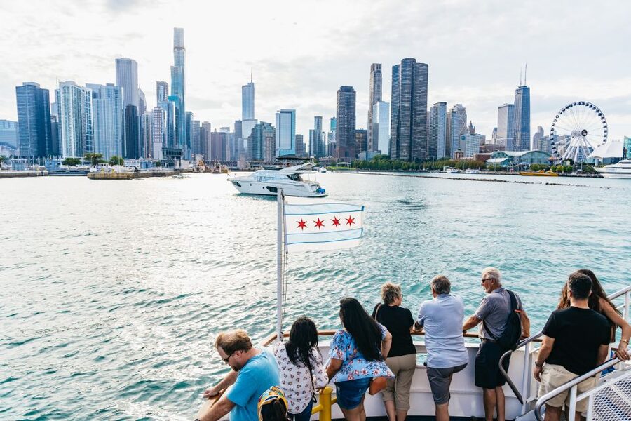 Chicago: 1.5-Hour Lake and River Architecture Cruise - Starting near the Wrigley Building