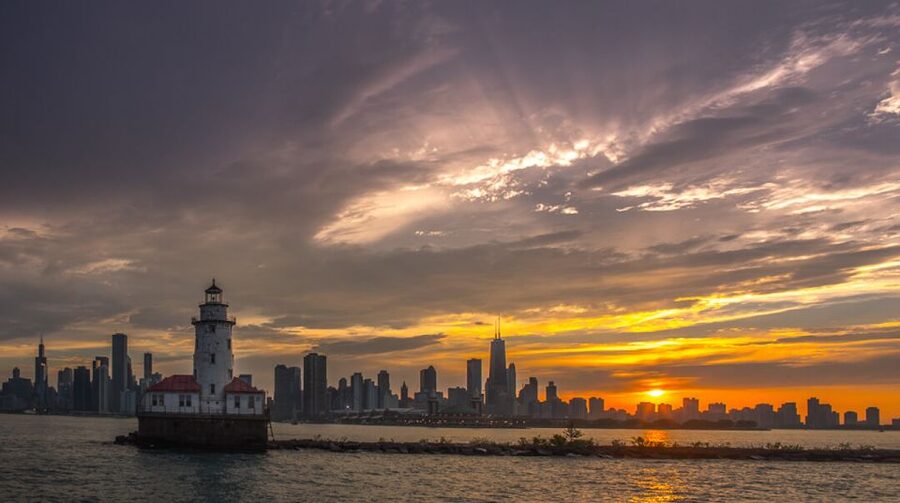Chicago: 1.5-Hour Scenic Sunset Lake Cruise - Passing through the Chicago Lock