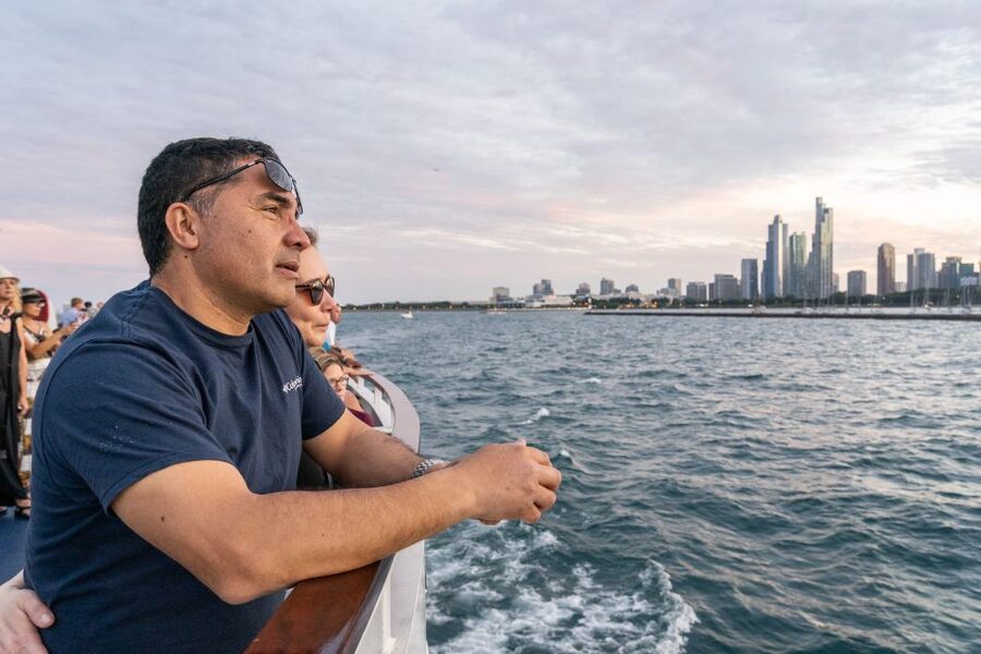 Chicago: 1.5-Hour Scenic Sunset Lake Cruise - Outdoor decks, indoor seating, and the best photo spots