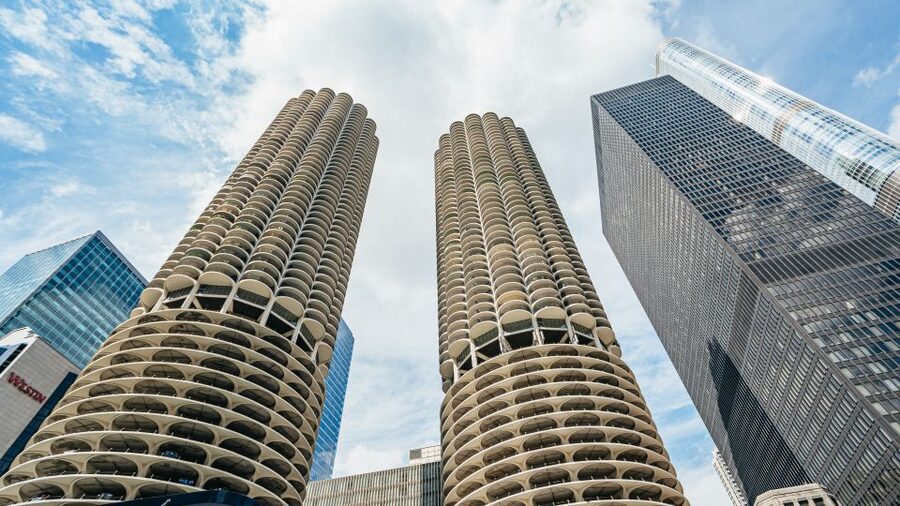 Chicago: 45-Minute Family-Friendly Architecture River Cruise - Choosing between the upper deck and the cabin