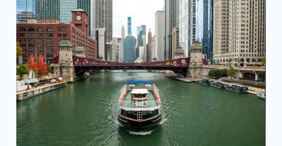 Chicago: Architecture Boat Tour with Drinks - The North Branch and a wider view of the city