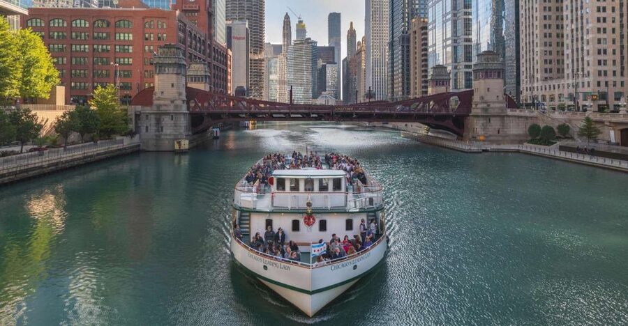 Chicago: Architecture Center Cruise on Chicago's First Lady - Why this river cruise is different