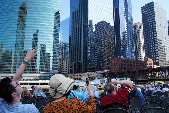 Chicago Architecture Center River Cruise aboard First Lady - Boarding at 112 East Wacker Drive