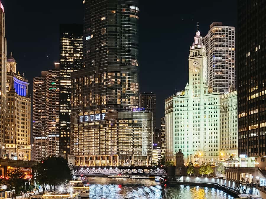 Chicago: Fireworks Cruise with Lake or River Viewing Options - The River Fireworks Cruise keeps the evening simple