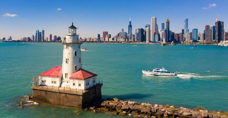 Chicago: Narrated Sightseeing River and Lake Cruise - The Chicago River: buildings at eye level