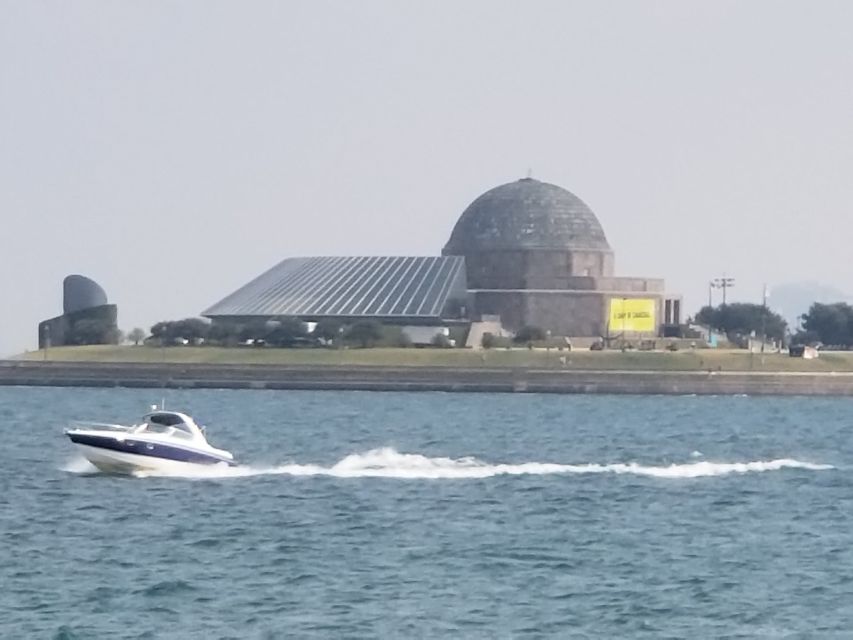 Chicago: Narrated Sightseeing River and Lake Cruise - Lake Michigan: the skyline finally opens up