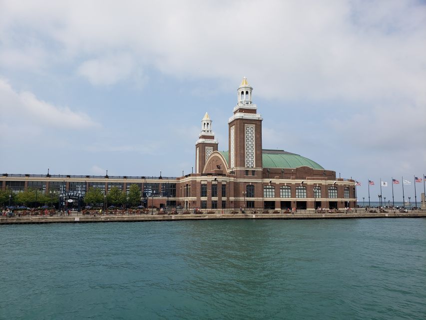 Chicago: Narrated Sightseeing River and Lake Cruise - What the narration adds