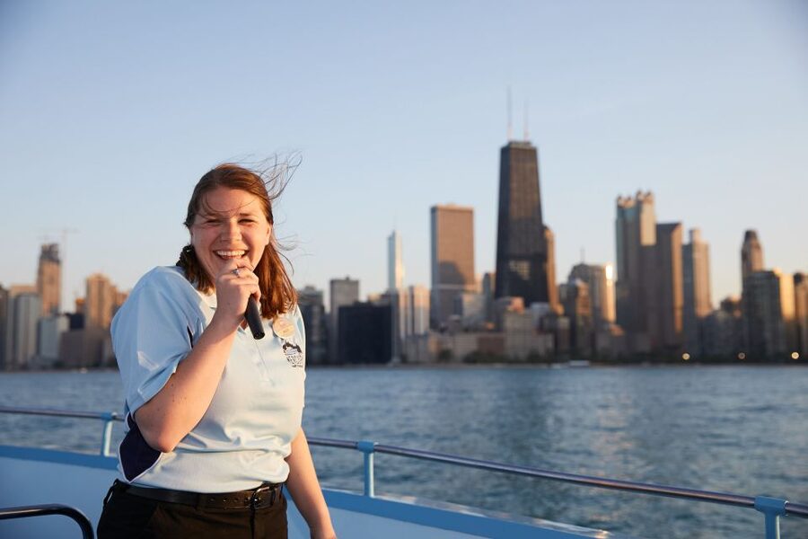 Chicago: Narrated Sightseeing River and Lake Cruise - Seating, weather, and comfort onboard