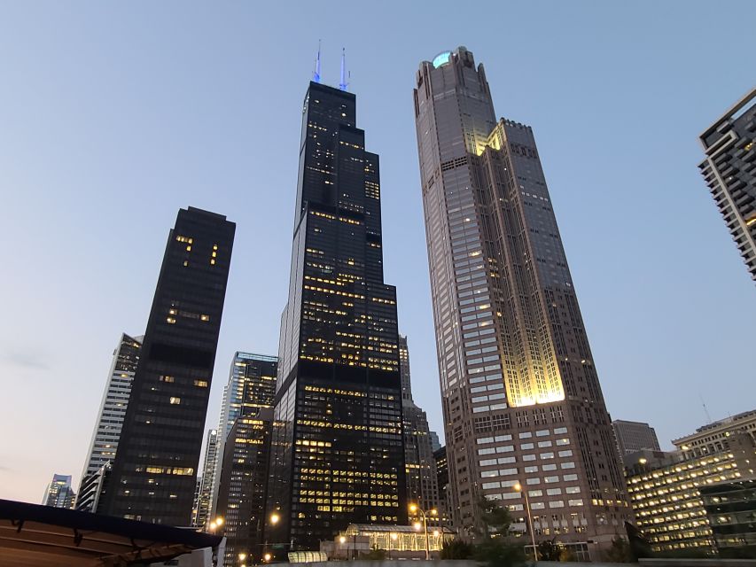 Chicago River: 1.5-Hour Guided Architecture Cruise - Returning past the Tribune Tower and Aon Center