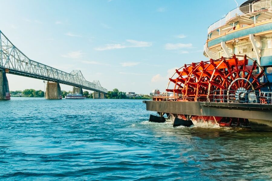 Cincinnati: Historic Sightseeing Cruise - The First View: Cincinnati and Northern Kentucky from the River