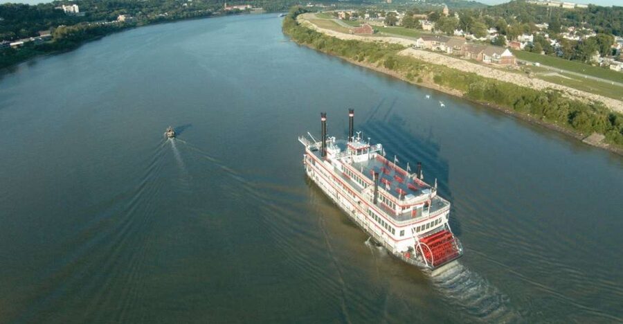 Cincinnati: Historic Sightseeing Cruise - Boarding at Newport Landing Dock