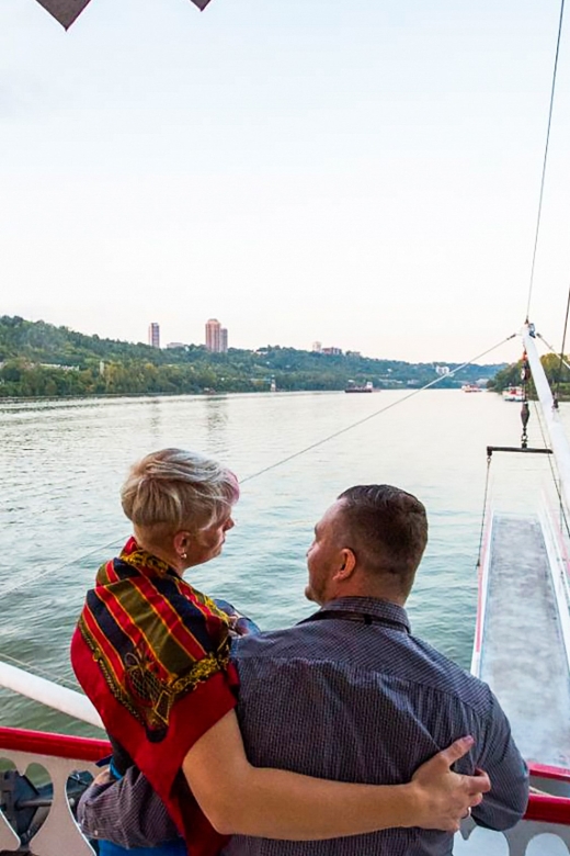 Cincinnati: Riverboat Cruise with Lunch and Entertainment - Five things to know before boarding