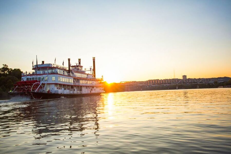 Cincinnati: Riverboat Cruise with Lunch and Entertainment - What the $56 price really buys you