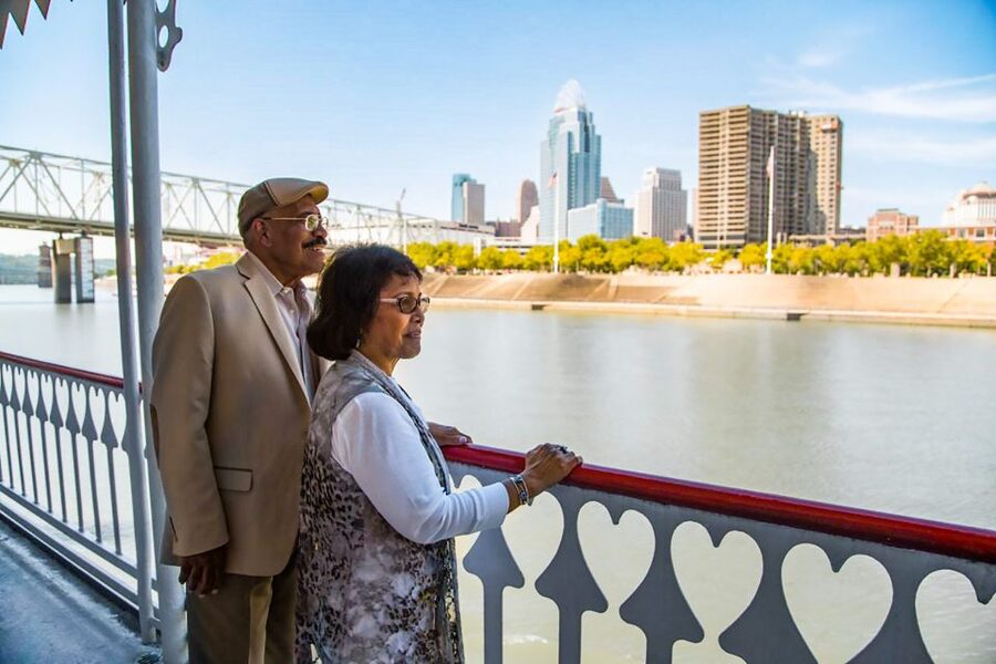 Cincinnati: Riverboat Cruise with Lunch and Entertainment - Outdoor seating, smoking, and weather