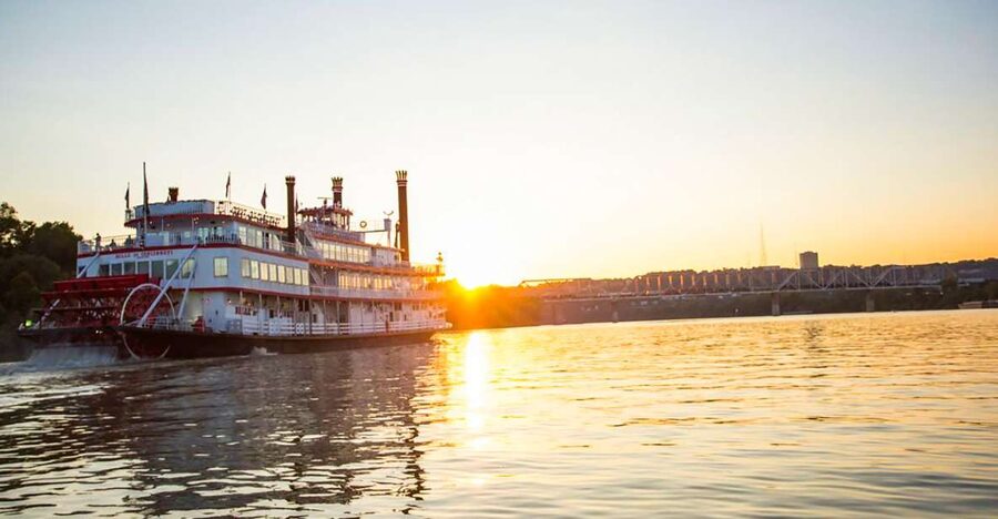 Cincinnati: Riverboat Cruise with Lunch and Entertainment - Arriving at Newport Landing Dock