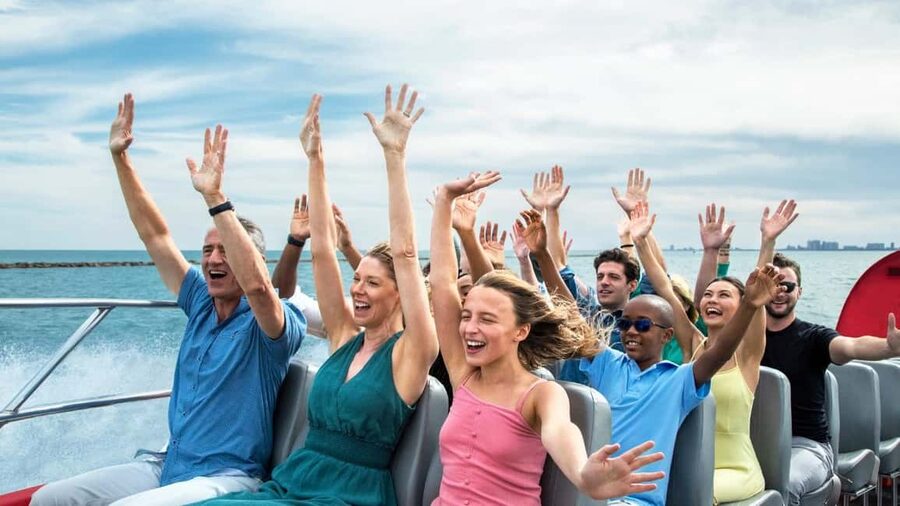 City Cruises Chicago: Seadog Lakefront Speedboat Ride - Willis Tower, the Magnificent Mile, and Chicago’s vertical view