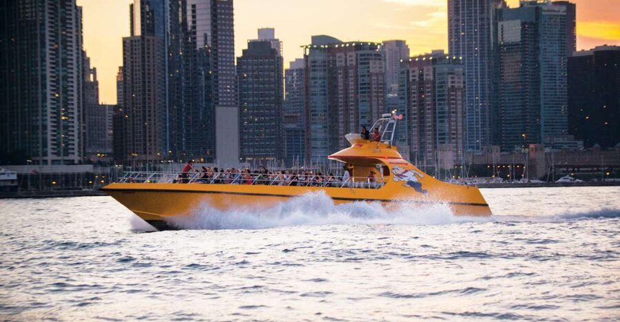 City Cruises Chicago: Seadog Lakefront Speedboat Ride - Grant Park and Buckingham Fountain from Lake Michigan
