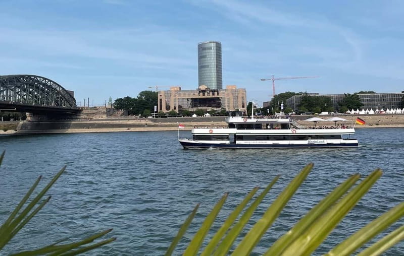 Cologne: 1-hour Rhine Cruise in Cologne - Practical limits for wheelchair users and luggage
