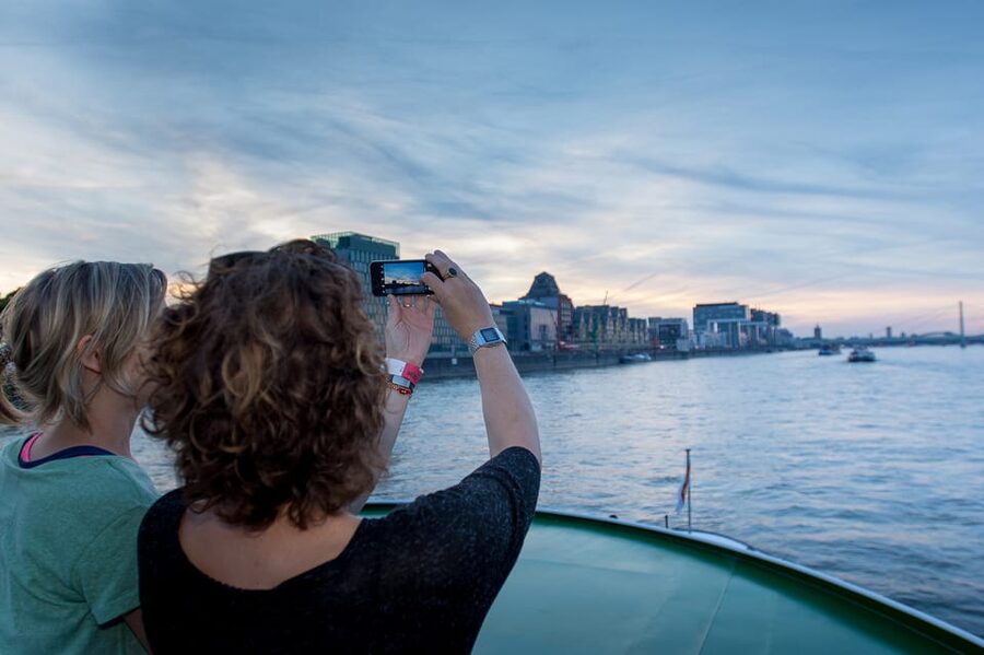 Cologne: 2-Hour Evening Cruise on the Rhine River - A calm cruise with a social soundtrack