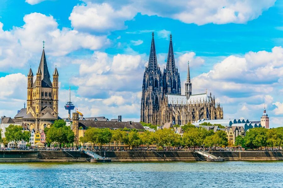 Cologne: 3-Hour Harbor Tour Cruise - Three hours is a useful length, not a quick add-on