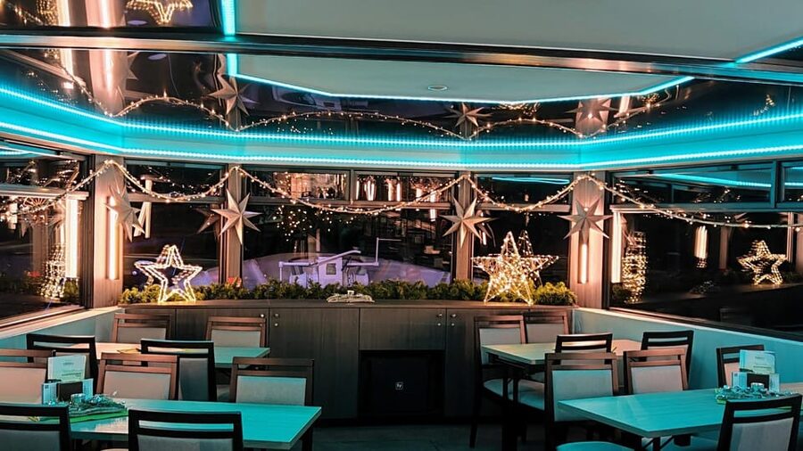 Cologne: Rhine River Winter Cruise with Festive Music - Food, Glühwein, and table service