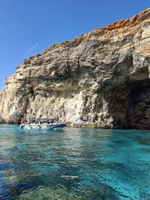 Comino & Gozo: Blue & Crystal Lagoons Cruise with Sea Caves - Santa Marija Bay: a quieter 30-minute stop