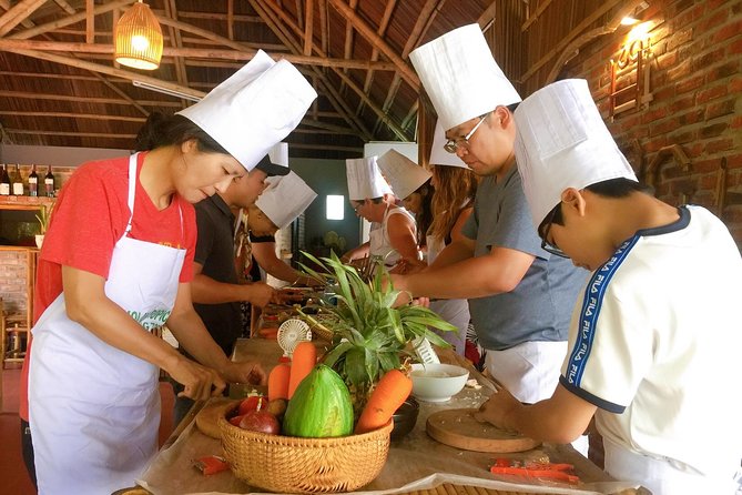 Cooking Class Hoi An:Local Market, Basket Boat, Fishing & Cooking - Trying net fishing and catching small crabs