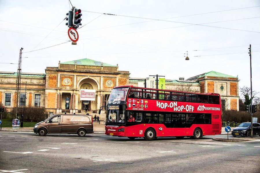 Copenhagen: Hop-On Hop-Off Bus Tour with Boat Tour Option - Starting points and finding the right bus