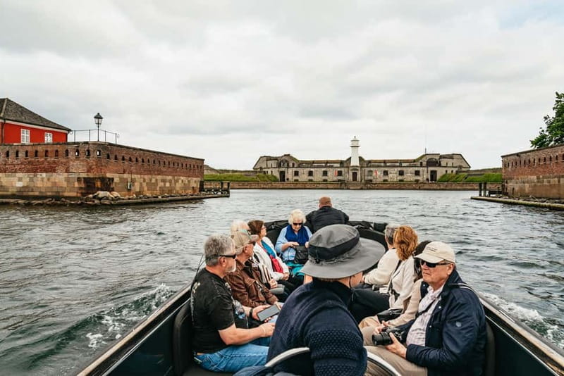 Copenhagen: Old Canals and Hidden Gems Social Boat Tour - Drinks, comfort, and what to bring