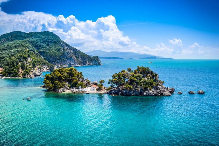 Corfu: Parga, Sivota and Blue Lagoon Full-Day Boat Cruise - The return trip, Greek dancing and the group mood