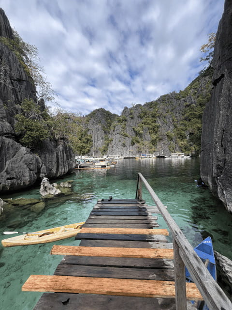 Coron: Private Boat Hire with Guided Tour and Lunch on Beach - Why a private Coron boat changes the day