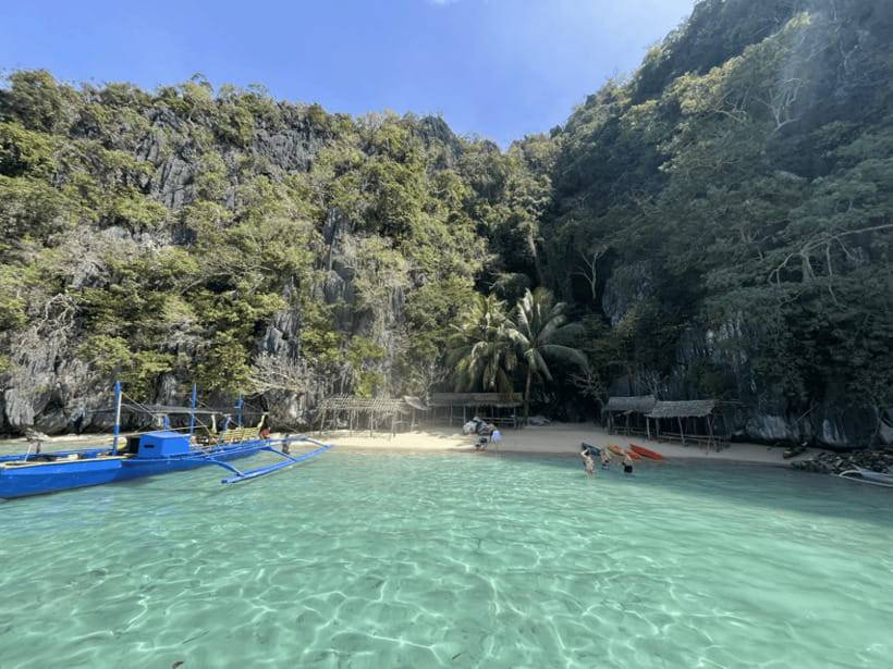 Coron: Private Boat Hire with Guided Tour and Lunch on Beach - Twin Lagoon, with a choice of water or kayak time