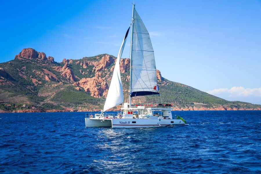 Denia: Cova Tallada Catamaran Tour and Swimming Stop - Who will enjoy this outing most?