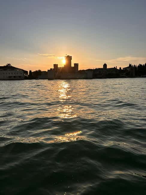 Desenzano del Garda: Sunset Boat Trip at Sunset with Drink - Booking and cancellation advice