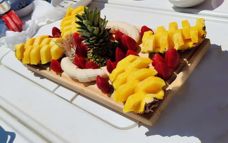 Dia Sailing Cruise With All-inclusive Meal And Drinks - What to pack for a comfortable day