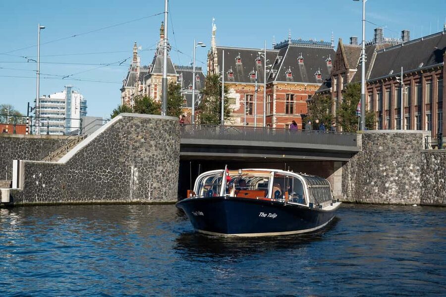 Discover Amsterdam: Luxury Canal Cruise with a Local Skipper - Comfort, seating, and onboard service