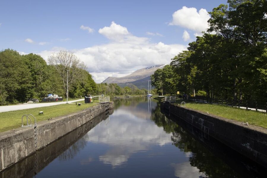 Dochgarroch: Loch Ness and Caledonian Canal 2-Hour Cruise - Seating, access, and the best place to sit