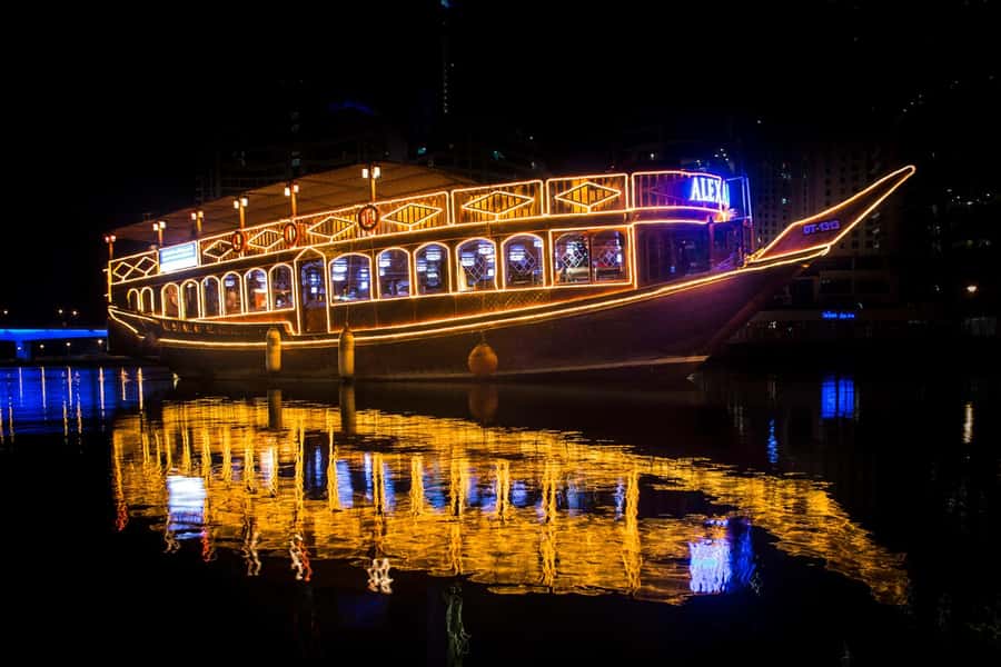 Doha: Arabic Dhow Cruise with Dinner, Tea & Coffee - What happens before the one-hour cruise