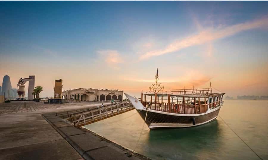 Doha: Sunset Experience, Traditional Dhow Cruise with Dinner - What the guides add to the experience