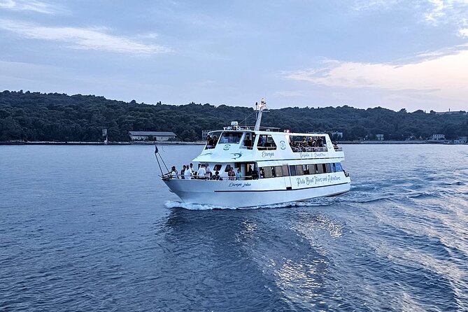 Dolphin Watching & Sunset Boat Tour With Dinner and Drinks - The dolphin search