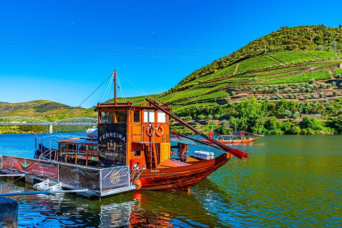 Douro Valley: Historical Sites, Wine Experience, Lunch & Cruise - São Leonardo da Galafura at 640 meters