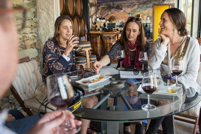Douro Valley Small-Group Tour with Wine Tasting, Lunch and Boat - A three-course Douro lunch