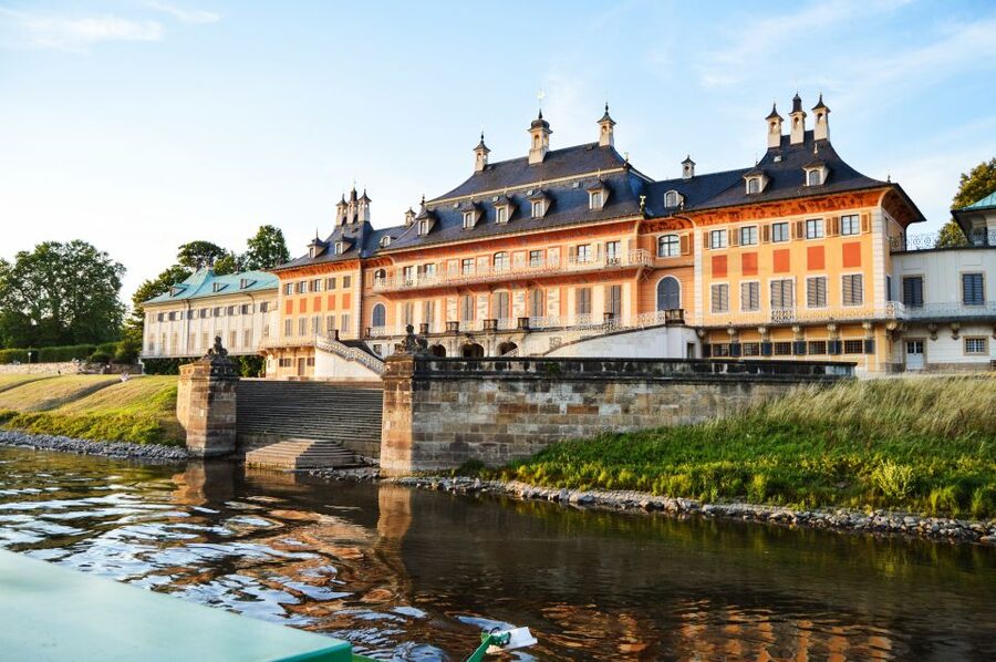 Dresden: Elbe River Cruise to Pillnitz Castle - Three castles near Loschwitz