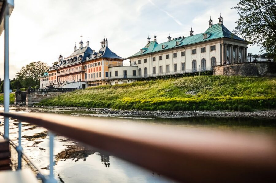 Dresden: Elbe River Cruise to Pillnitz Castle - Four bridges and the famous Blue Wonder