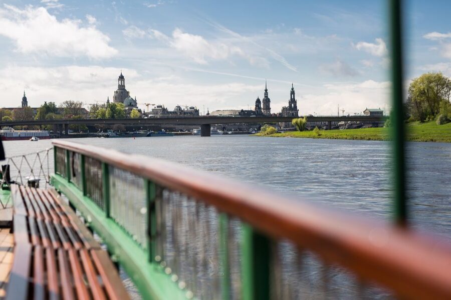 Dresden: River Sightseeing Boat Cruise - Food, drinks, and service on board