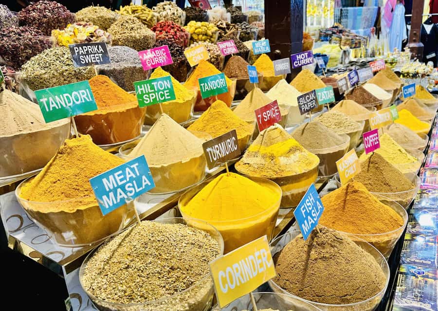 Dubai: Authentic Old Town, Souks, Tastings & Abra Boat Tour - Why Old Dubai is worth your time