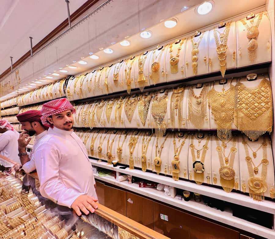 Dubai: Authentic Old Town, Souks, Tastings & Abra Boat Tour - Heat, pace, and practical comfort