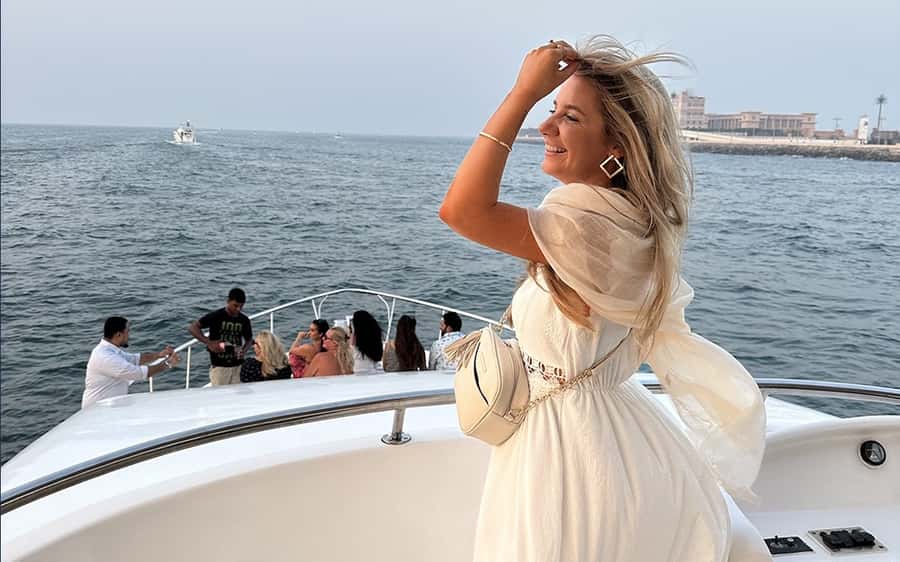 Dubai: Luxury Sunset Yacht Tour with Snacks and Drinks - Key details before you book