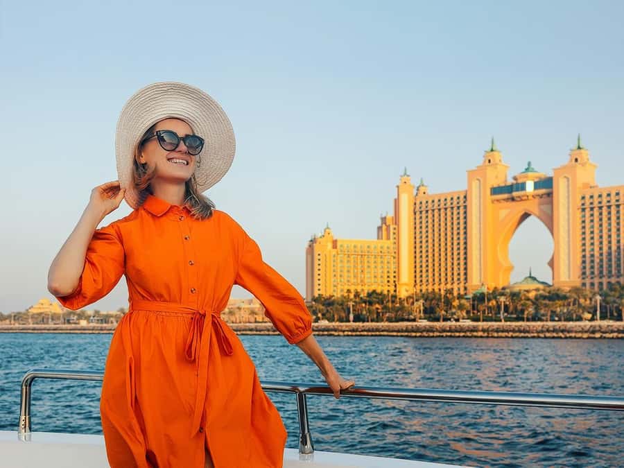 Dubai: Luxury Sunset Yacht Tour with Snacks and Drinks - Who should book this sunset yacht tour?