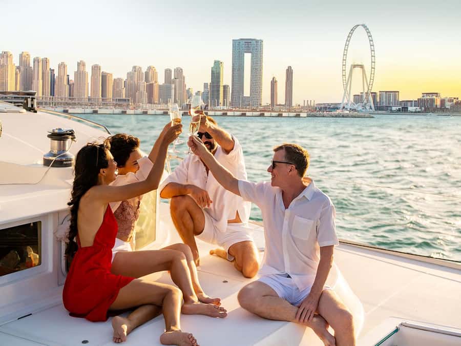 Dubai: Luxury Sunset Yacht Tour with Snacks and Drinks - The route from Dubai Harbour to the Palm